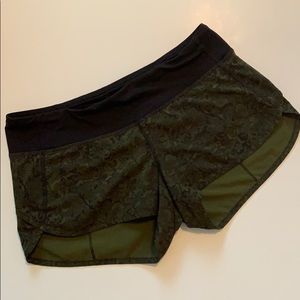 Lululemon Speed Shorts, Size 6